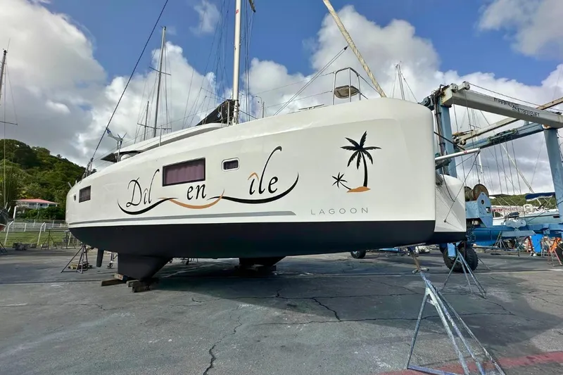 Ile En Ile Yacht Photos Pics Lagoon 42