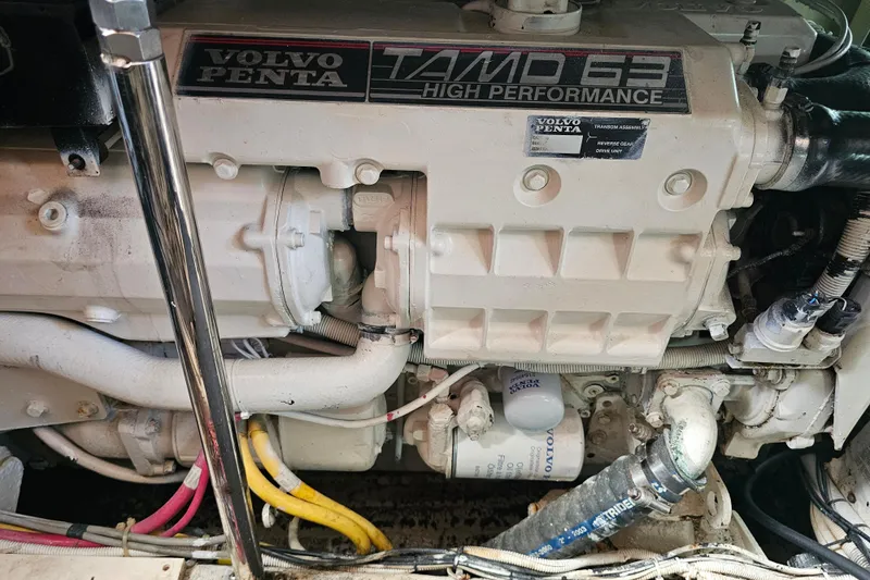 La Bella Vita Yacht Photos Pics Engine of 2004 Carver 444 Cockpit Motor Yacht with Volvo Penta TAMD 63.