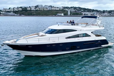 2010 Fairline Squadron 65