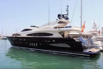 2005 Astondoa 102