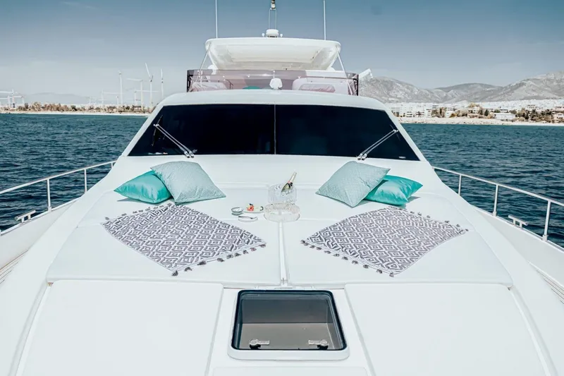 M/y Argo Yacht Photos Pics Luxurious 2006 Ferretti Yachts 780 with sunbathing area and scenic ocean view.