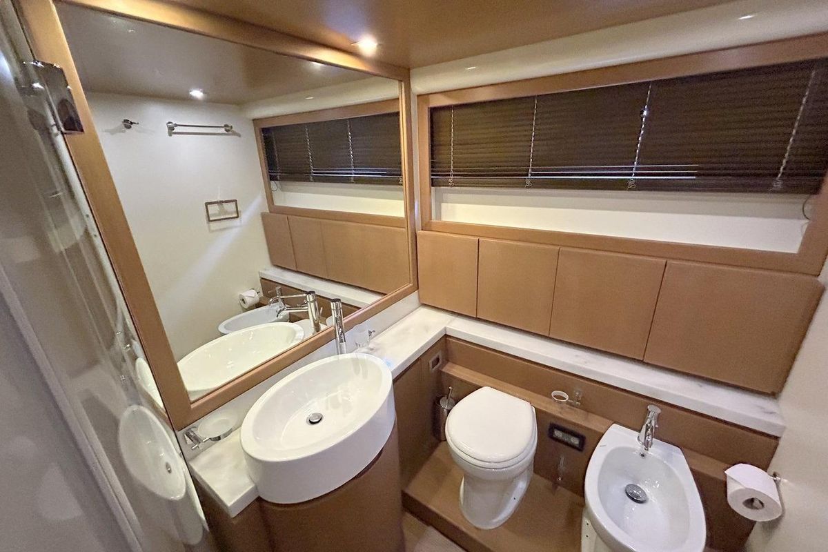 2006 Ferretti Yachts 78 