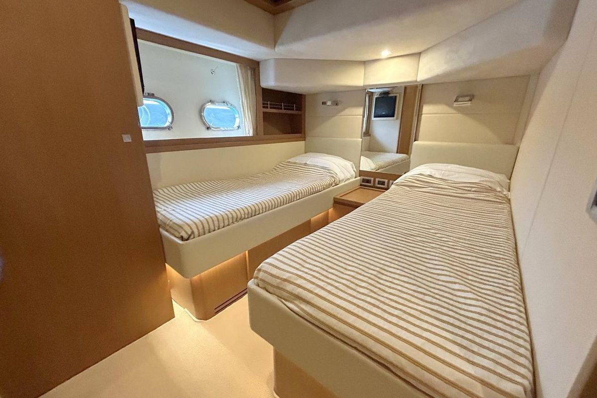 2006 Ferretti Yachts 78 