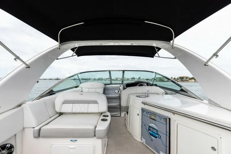 Snuffleupagus Yacht Photos Pics 2020 Regal 33 XO 'Snuffleupagus'-Cockpit