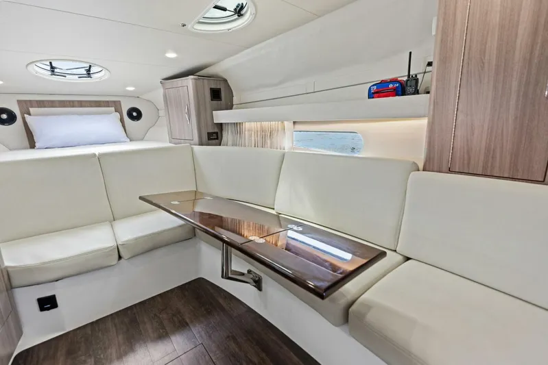 Snuffleupagus Yacht Photos Pics 2020 Regal 33 XO 'Snuffleupagus'-Cabin