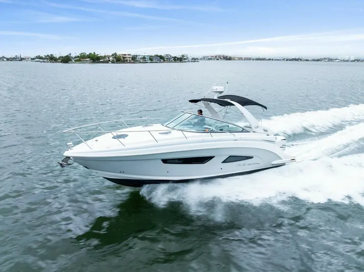 Snuffleupagus Yacht Photos Pics 2020 Regal 33 XO 'Snuffleupagus'-Profile 3/4 Port