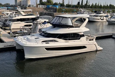 Aquila 44 Yacht