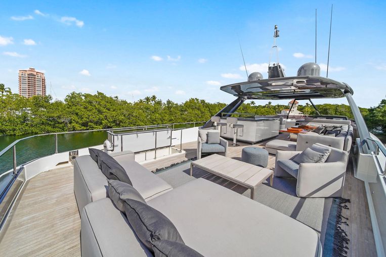 2018-92-ferretti-yachts-920-ferretti