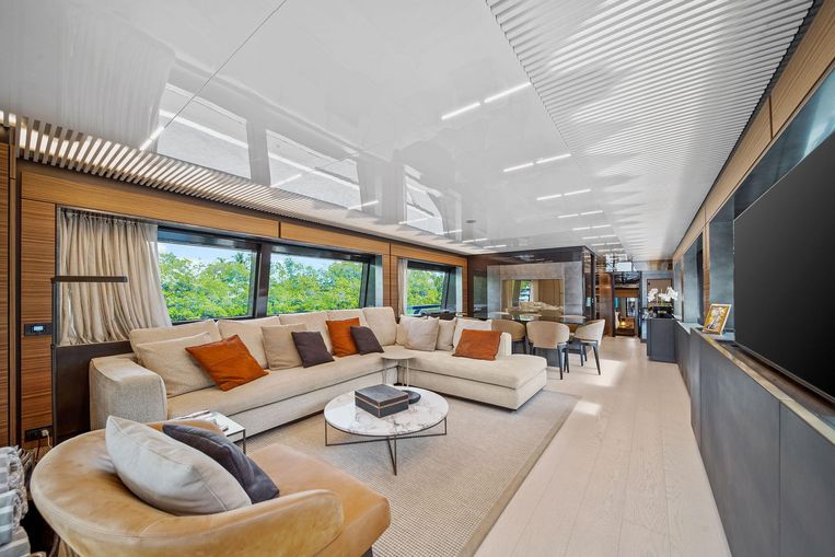 2018-92-ferretti-yachts-920-ferretti