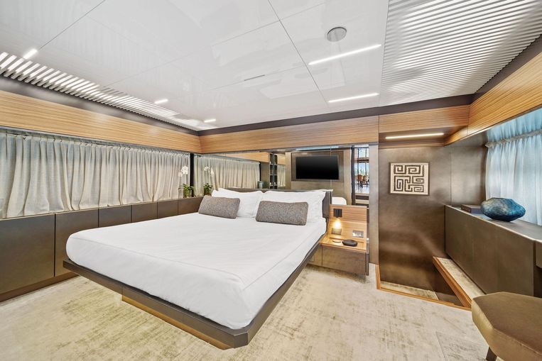 2018-92-ferretti-yachts-920-ferretti