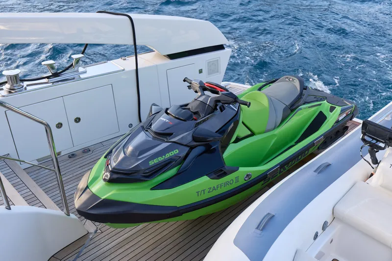 Zafiro III Yacht Photos Pics 