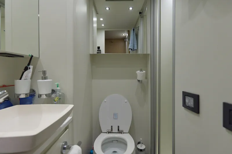 Zafiro III Yacht Photos Pics 