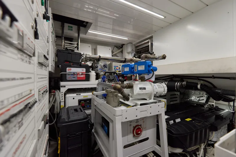 Zafiro III Yacht Photos Pics 