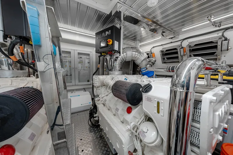 Ascendo Yacht Photos Pics 