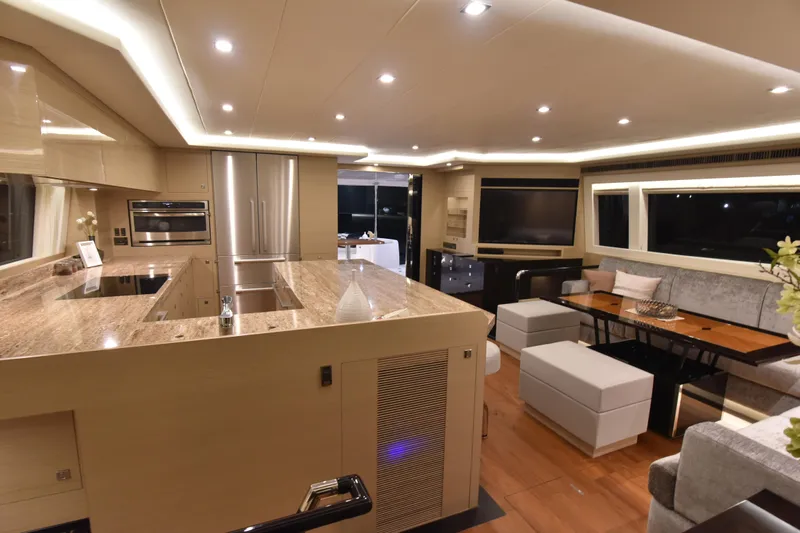 Hideout Yacht Photos Pics 