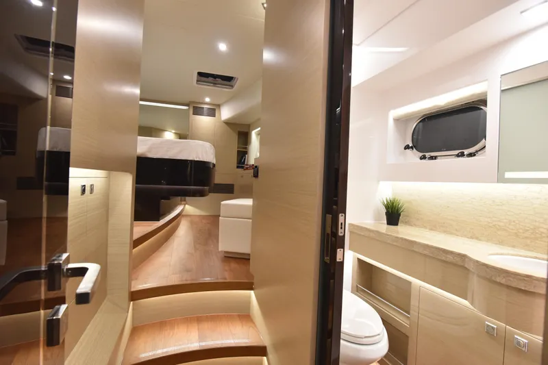 Hideout Yacht Photos Pics 