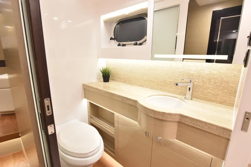 Hideout Yacht Photos Pics 