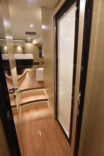 Hideout Yacht Photos Pics 