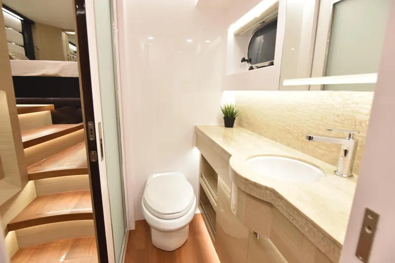 Hideout Yacht Photos Pics 