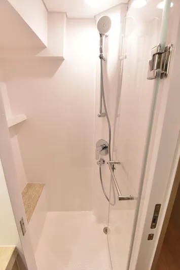 Hideout Yacht Photos Pics 