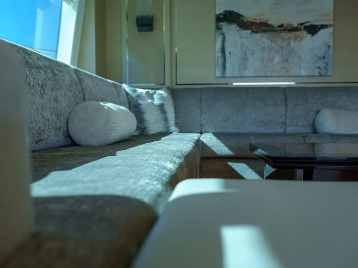 Hideout Yacht Photos Pics 