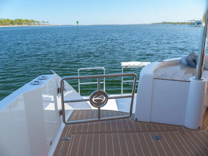 Hideout Yacht Photos Pics 