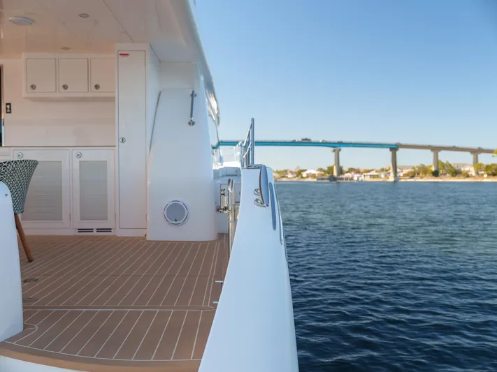 Hideout Yacht Photos Pics 