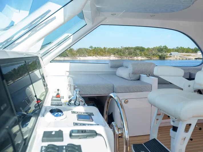 Hideout Yacht Photos Pics 