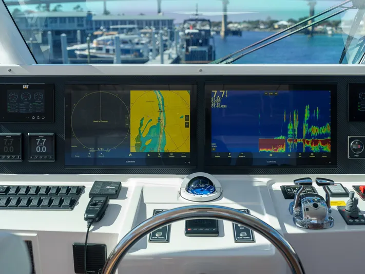 Hideout Yacht Photos Pics 