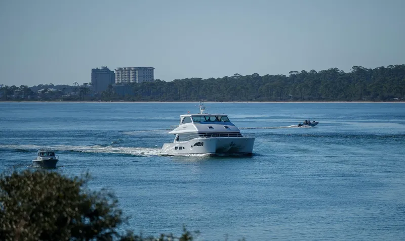 Hideout Yacht Photos Pics 