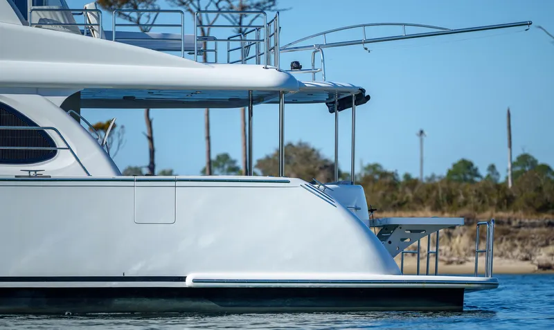 Hideout Yacht Photos Pics 