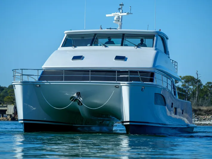 Hideout Yacht Photos Pics 