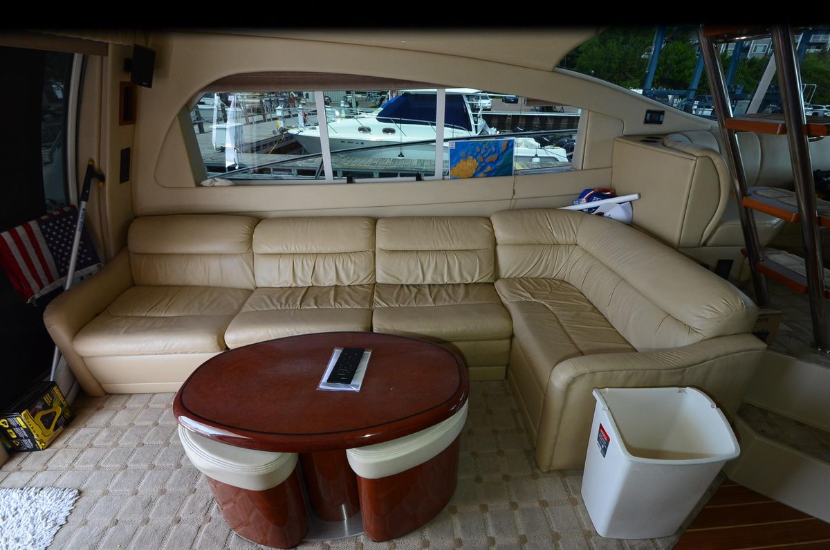 2003 Cruisers Yachts 50 