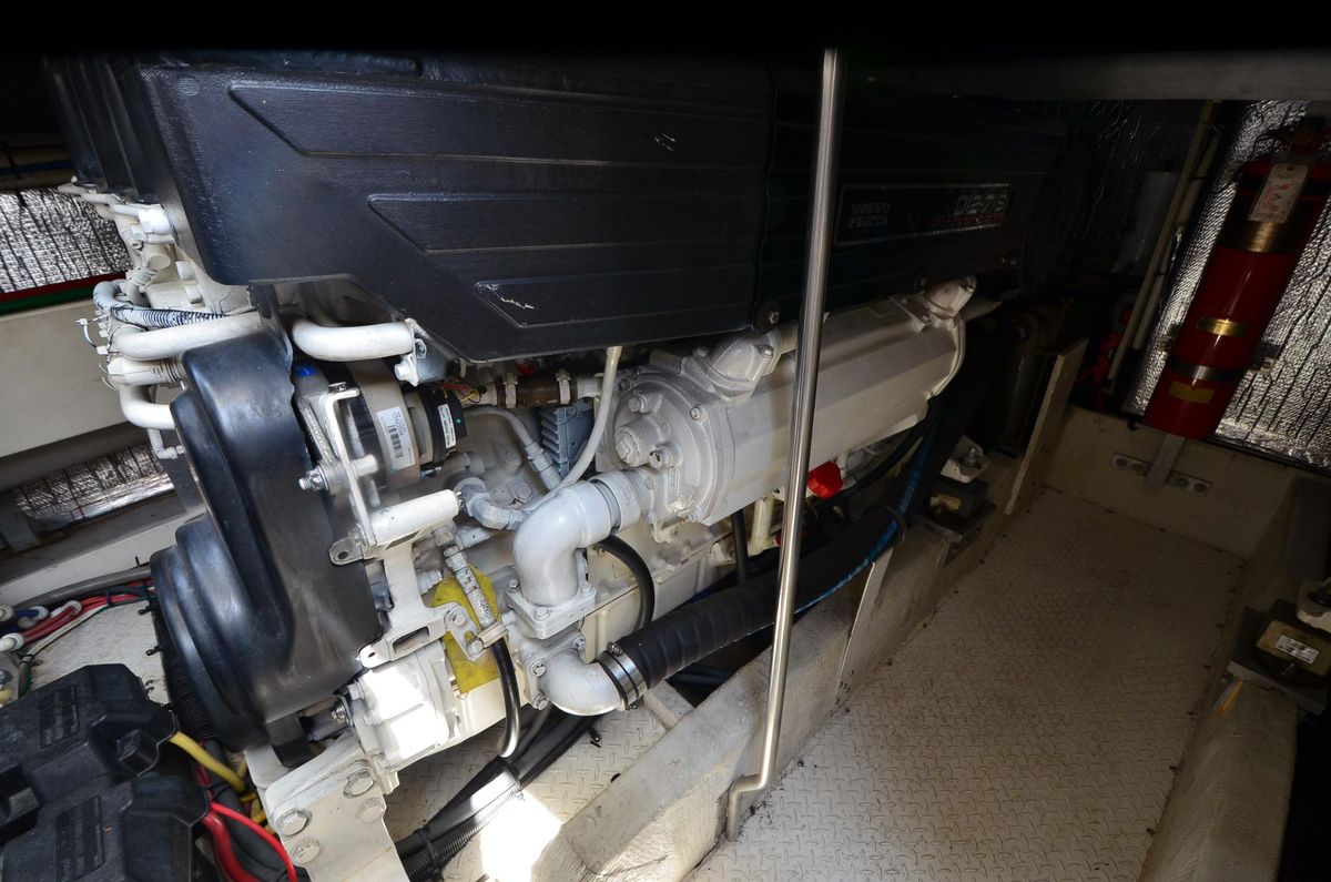 2003 Cruisers Yachts 50 