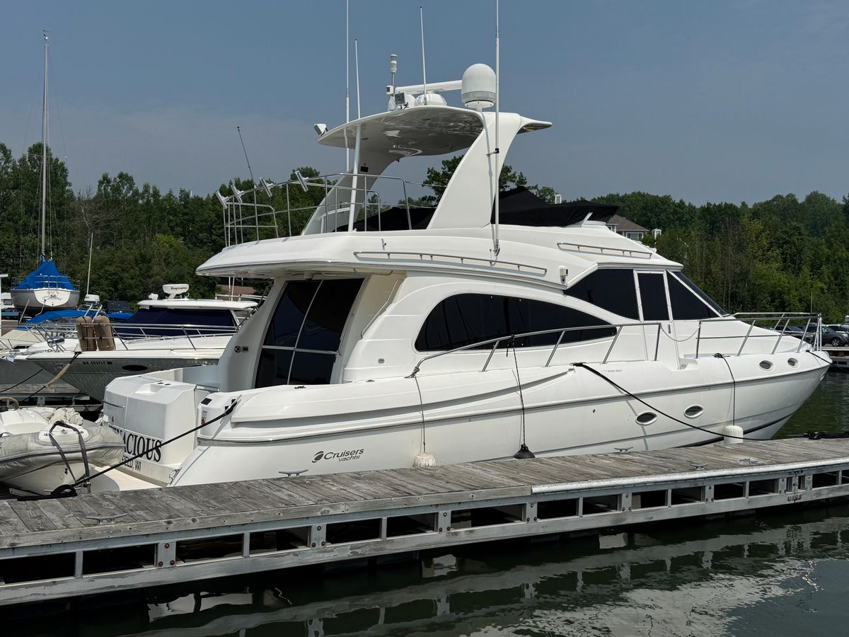 2003 Cruisers Yachts 50 