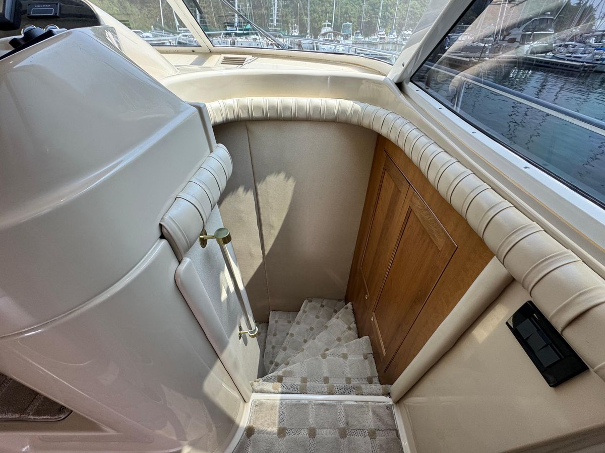 2003 Cruisers Yachts 50 