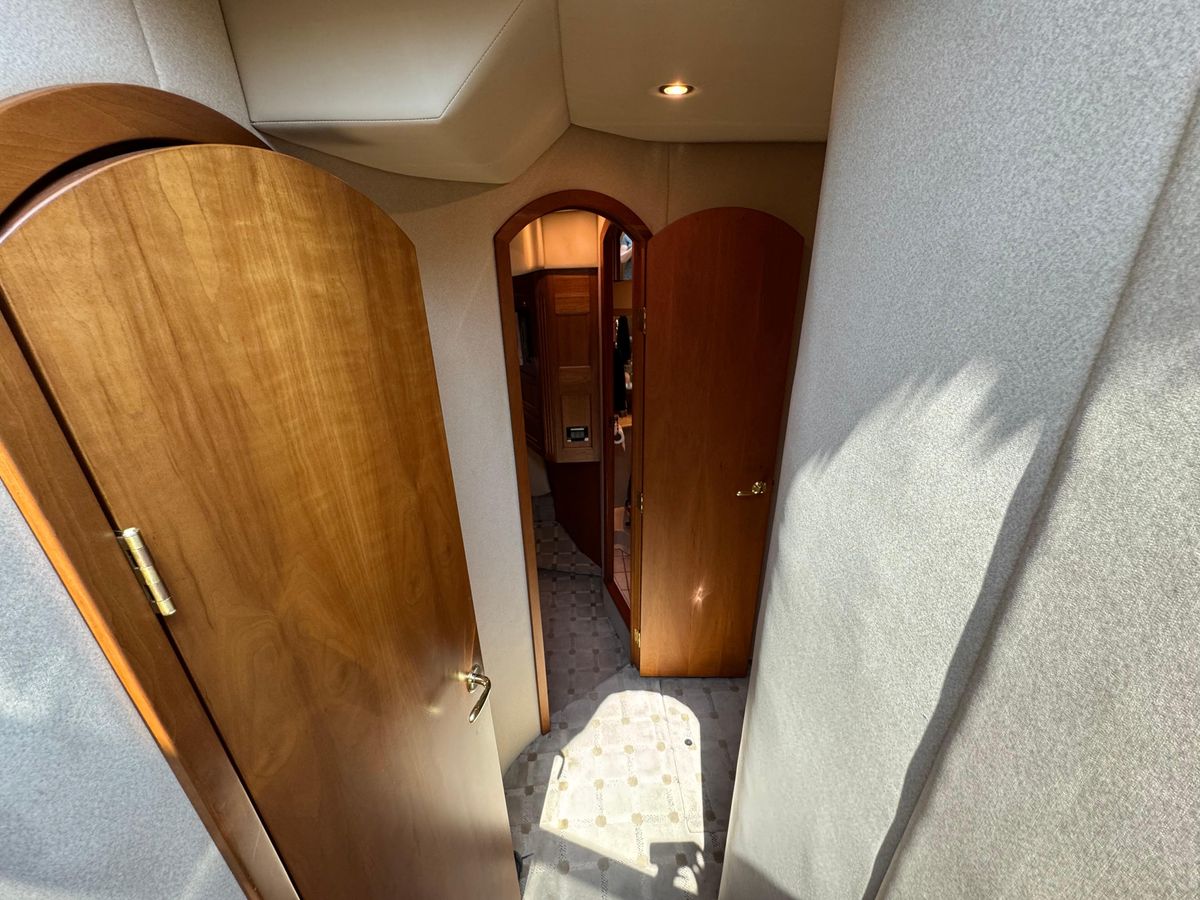 2003 Cruisers Yachts 50 