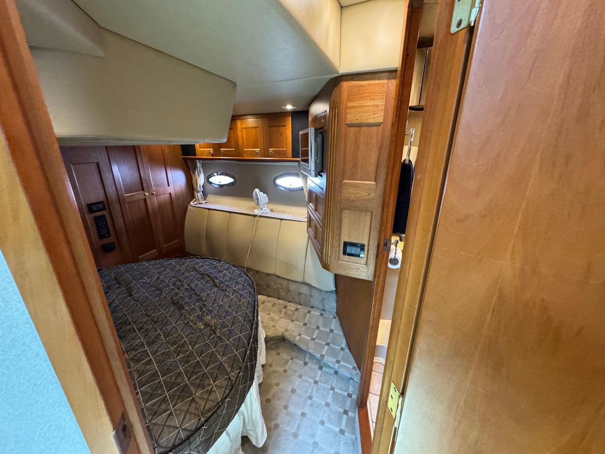 2003 Cruisers Yachts 50 