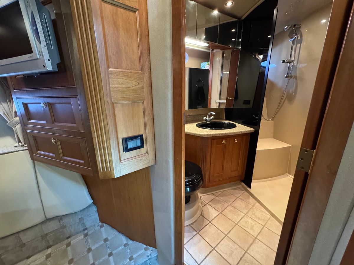 2003 Cruisers Yachts 50 