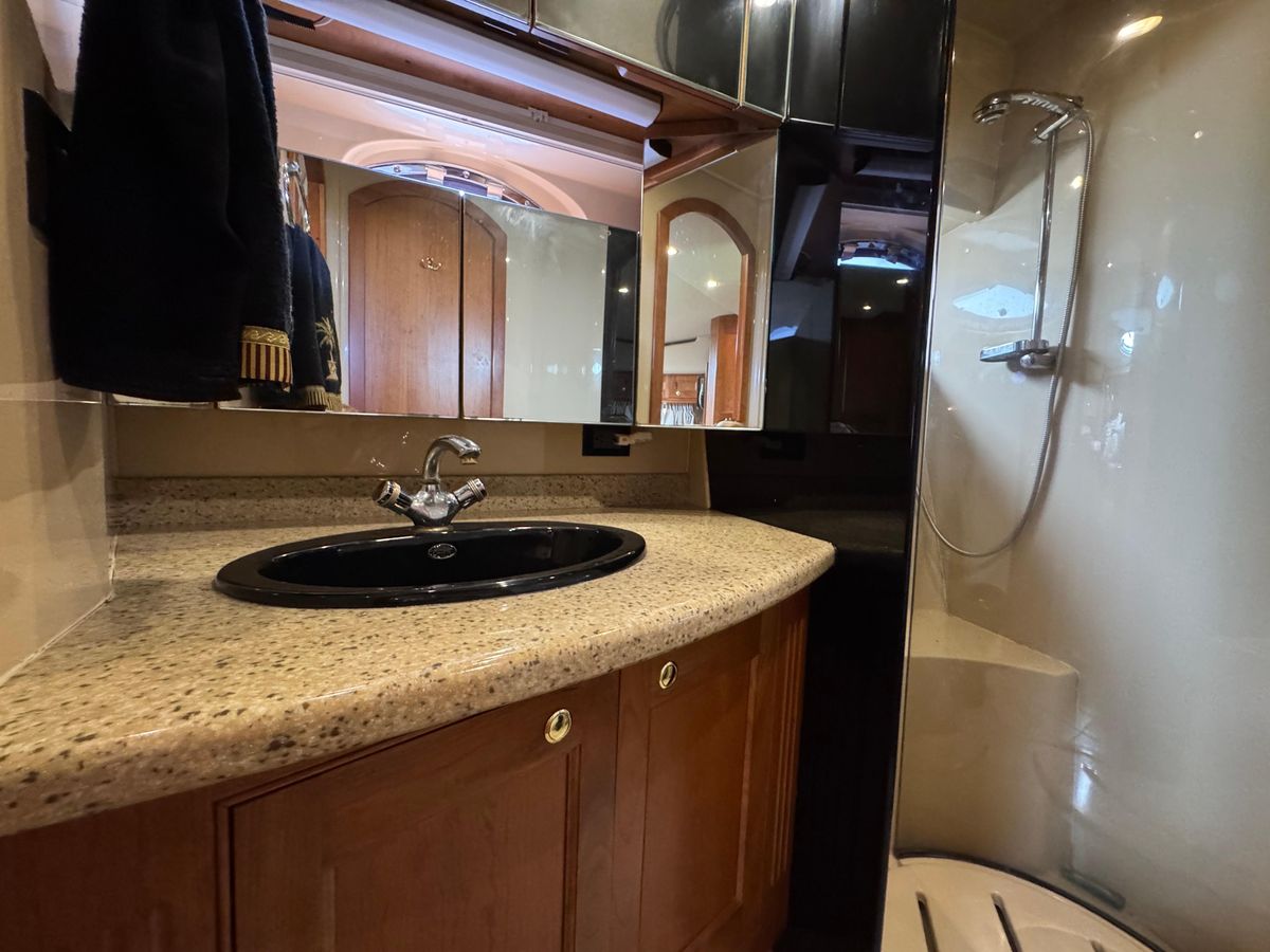 2003 Cruisers Yachts 50 