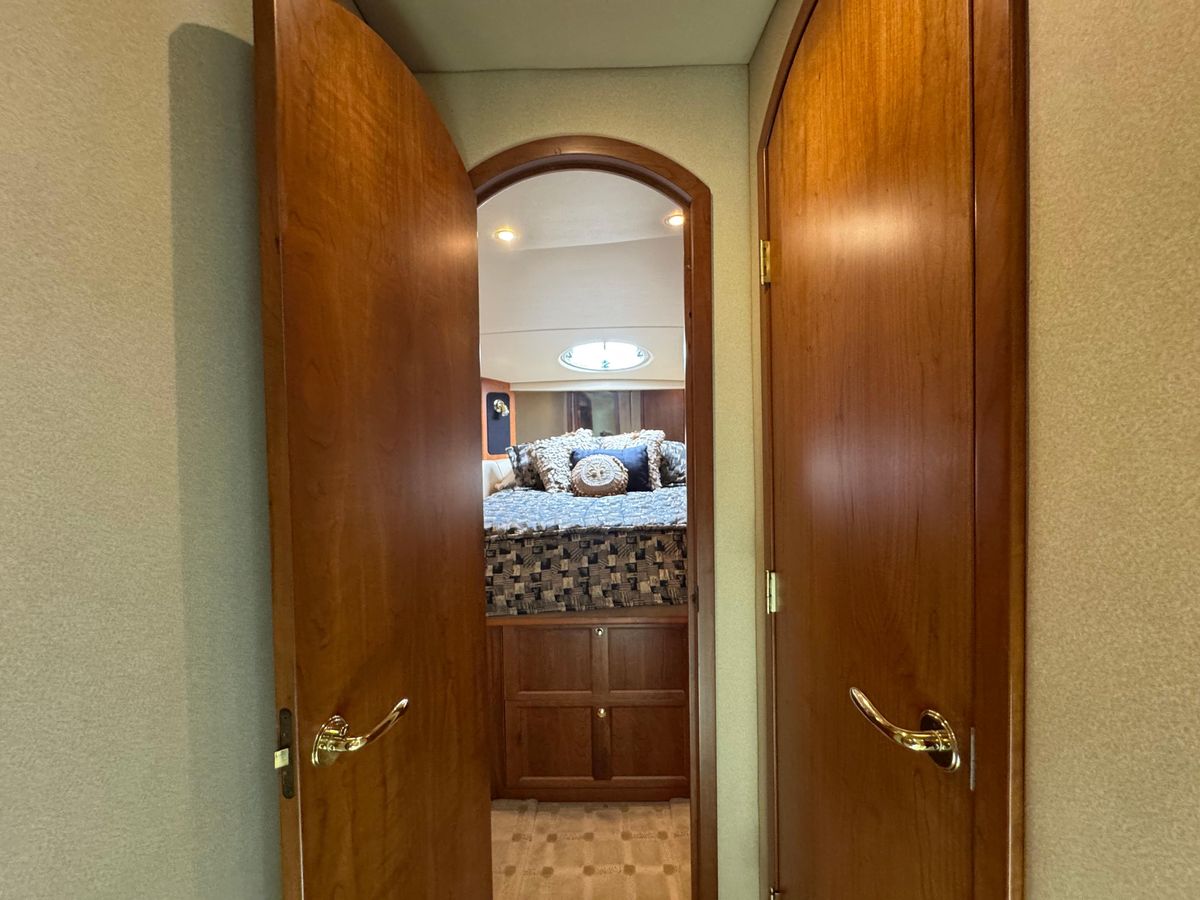 2003 Cruisers Yachts 50 