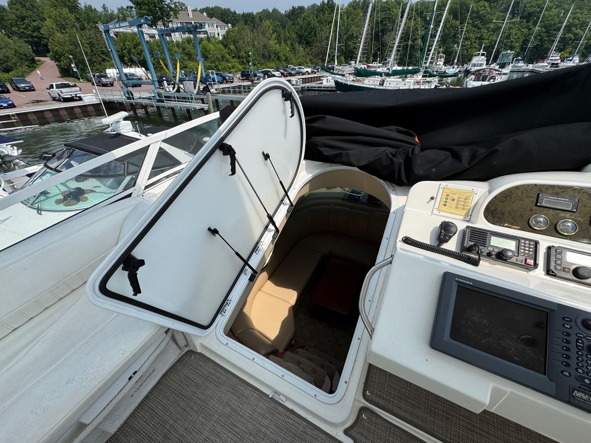 2003 Cruisers Yachts 50 
