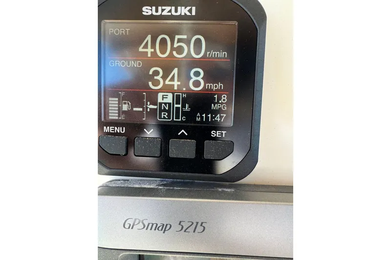  Yacht Photos Pics Close-up of Suzuki GPSmap 5215 display showing speed and RPM, Mamba 350, 2009 model.