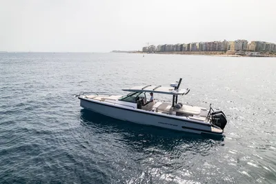2023 Axopar 37 Sun Top