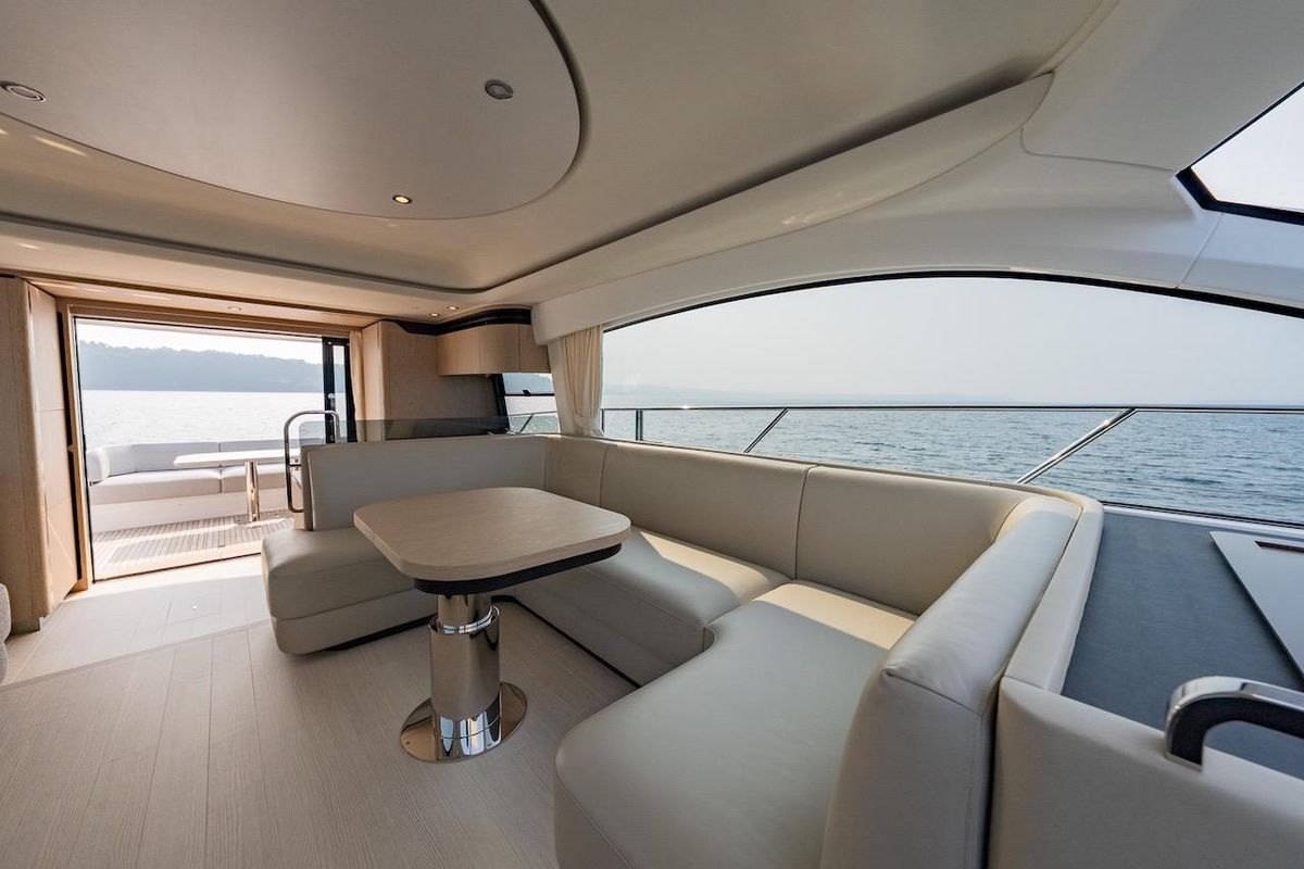 2023 Azimut 53 