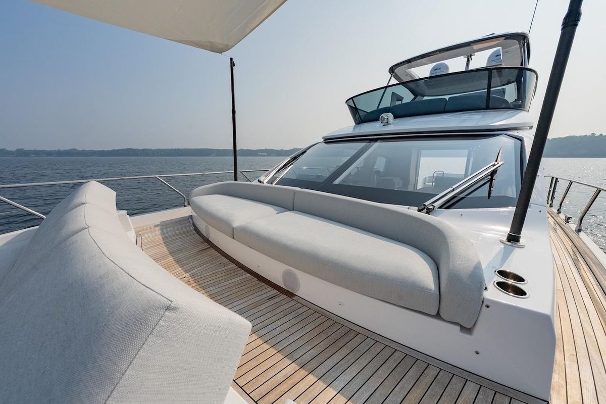 2023 Azimut 53 