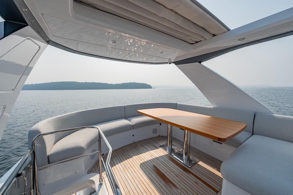 2023 Azimut 53 