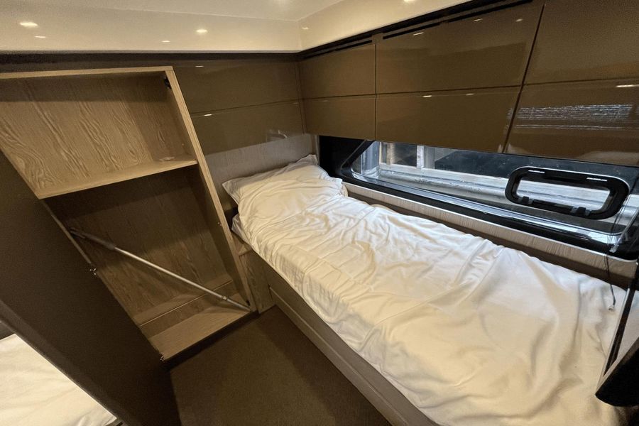 2018 Azimut Atlantis 43