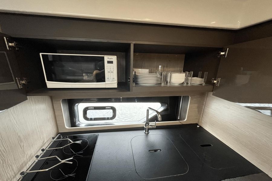 2018 Azimut Atlantis 43