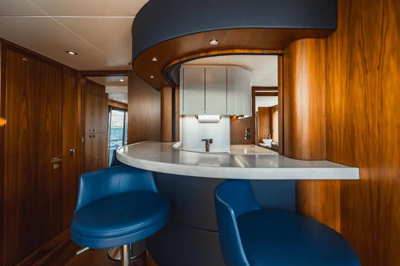 Gallivant Yacht Photos Pics 